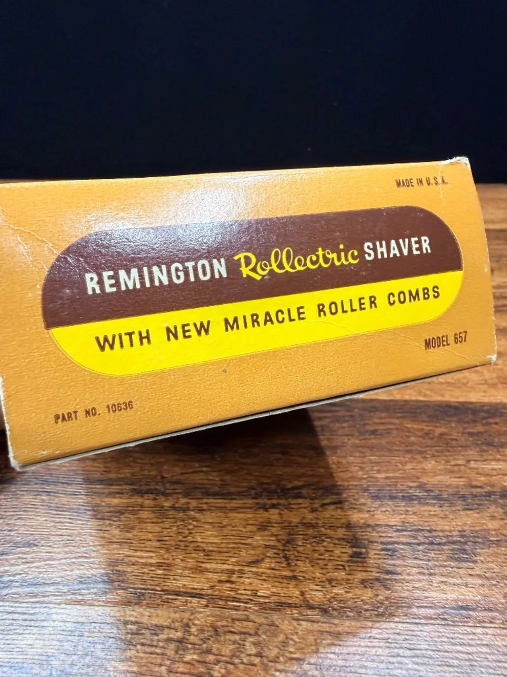 1950’s REMINGTON Rollectric Shaver with New Miracle Roller Combs